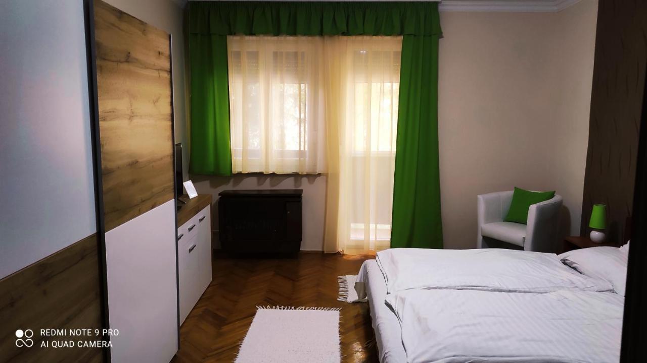 Viva Apartman Sarvar Ngoại thất bức ảnh